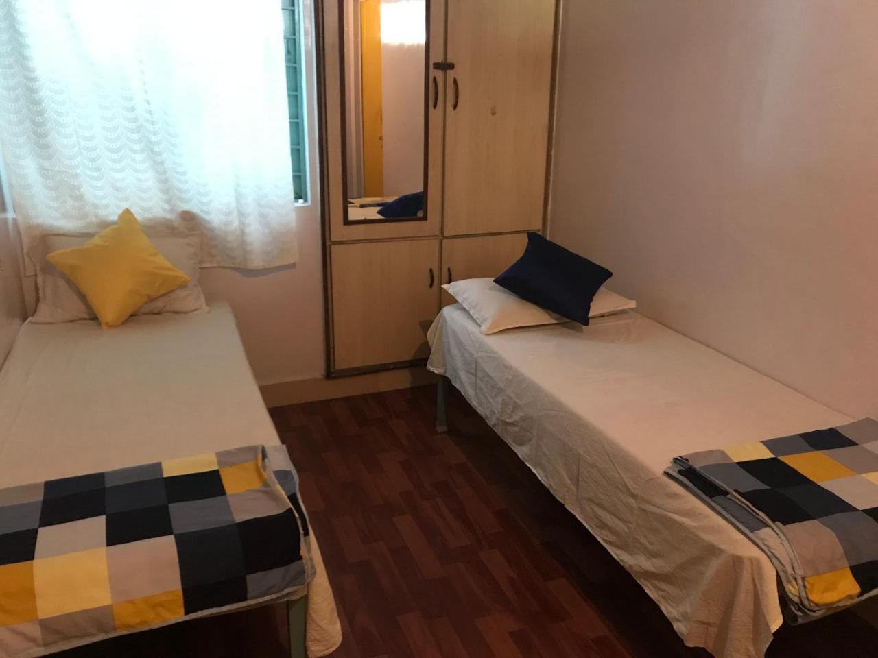 The Little Blue Window Hostel Μπανγκαλόρ Εξωτερικό φωτογραφία